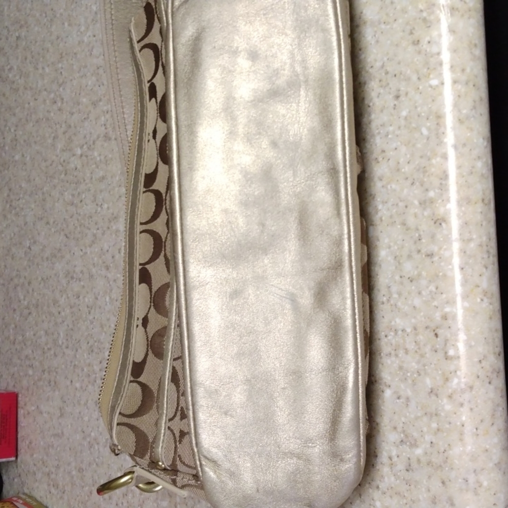 Coach Handbag - Picture 3 of 9